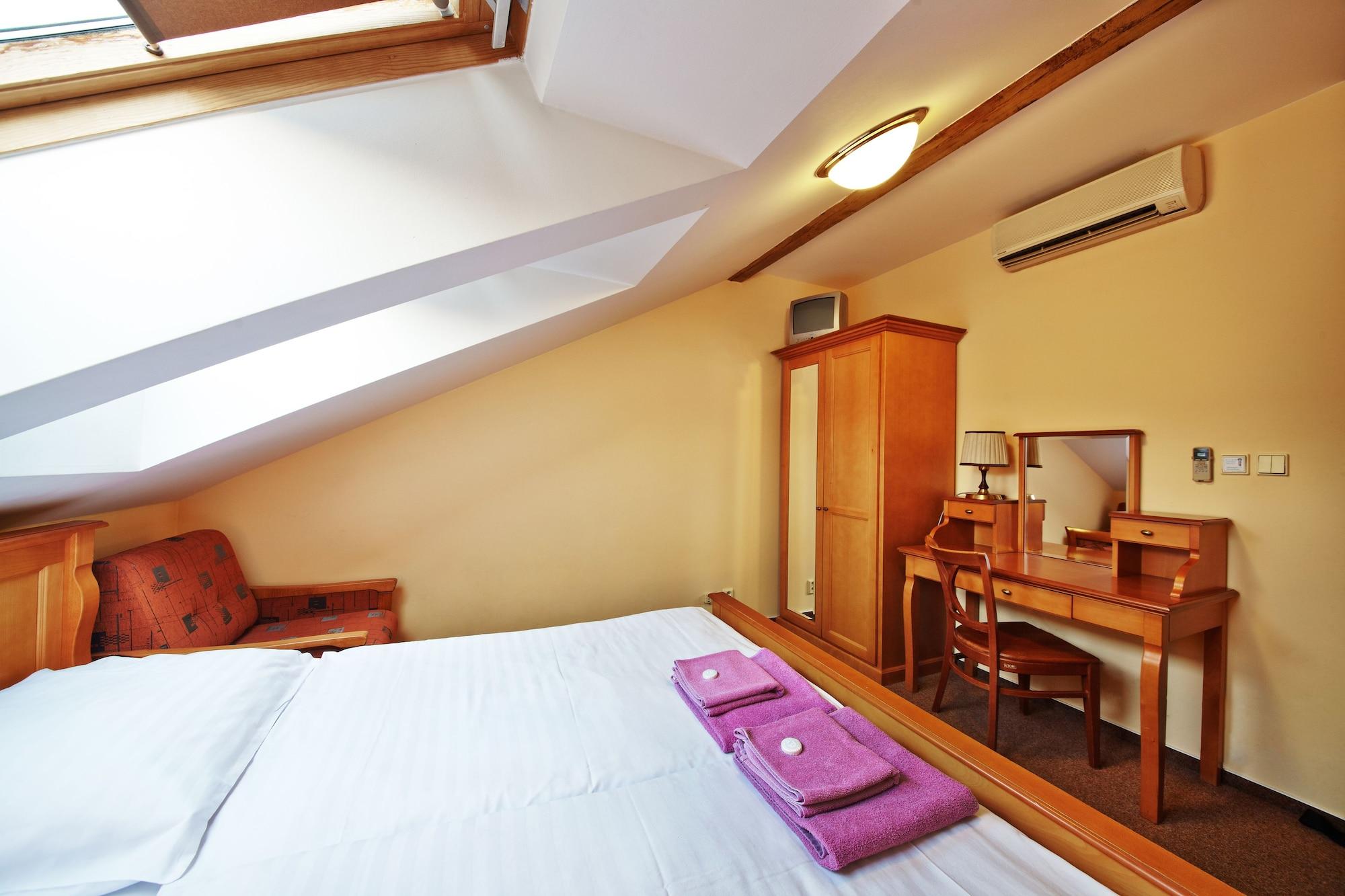 Brezina Otel